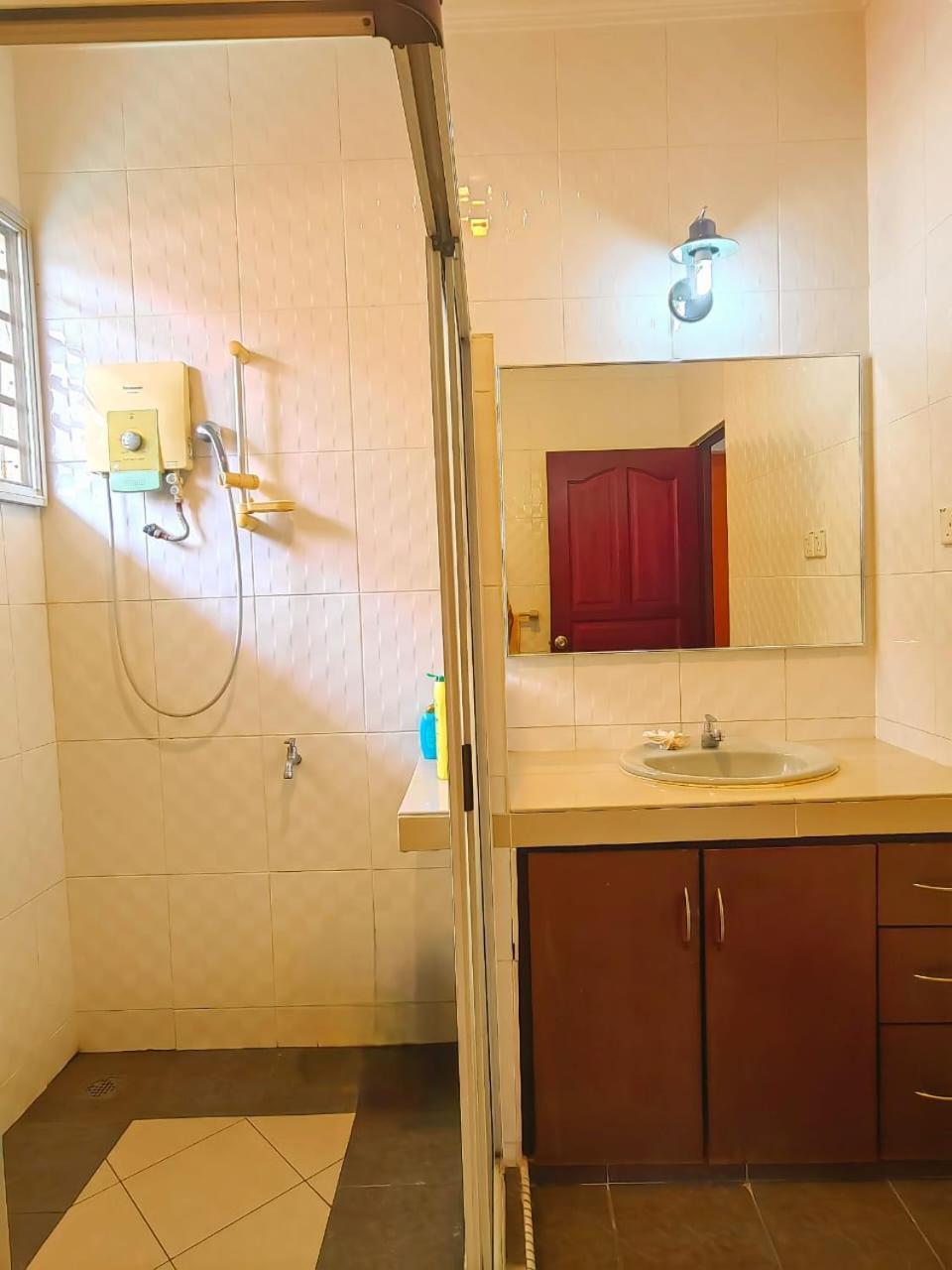 Aaronl Homestay كوتا كينابالو المظهر الخارجي الصورة
